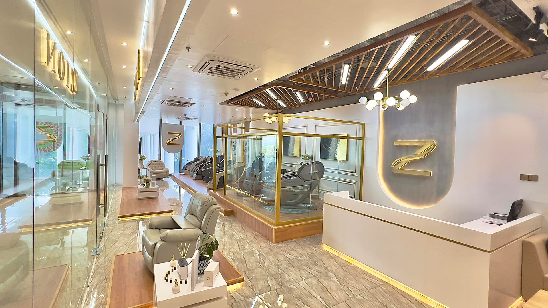 SHOWROOMS & WAREHOUSES